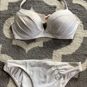 Victoria’s Secret bikini